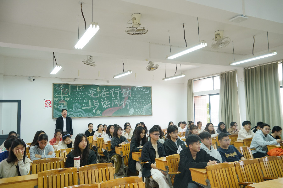 陈哲林.jpg